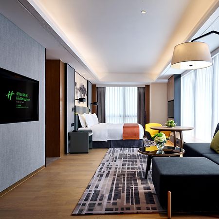 Holiday Inn Guangzhou South Lake Hotel - Ideal For Business & Leisure Exterior photo