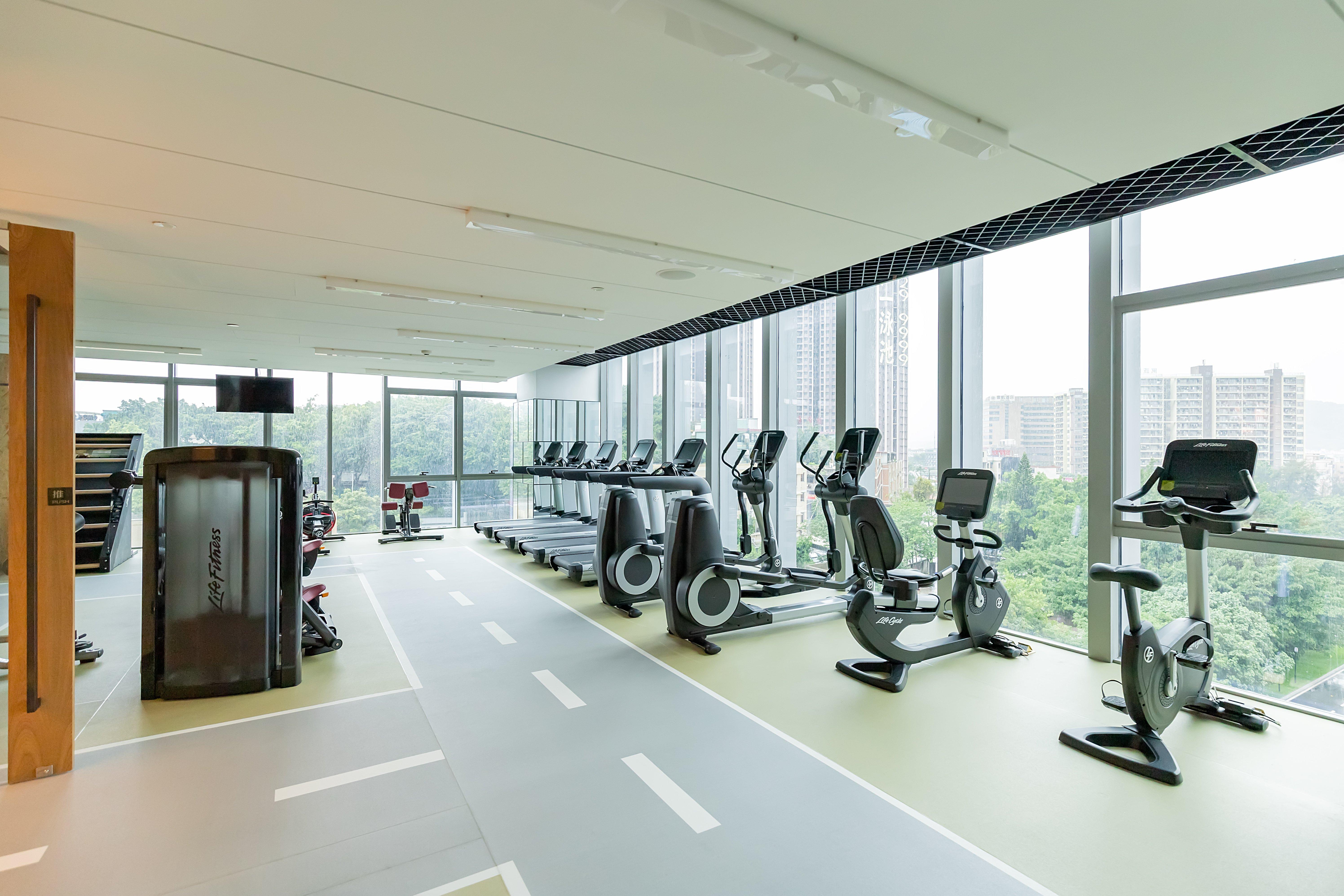 Holiday Inn Guangzhou South Lake Hotel - Ideal For Business & Leisure Exterior photo