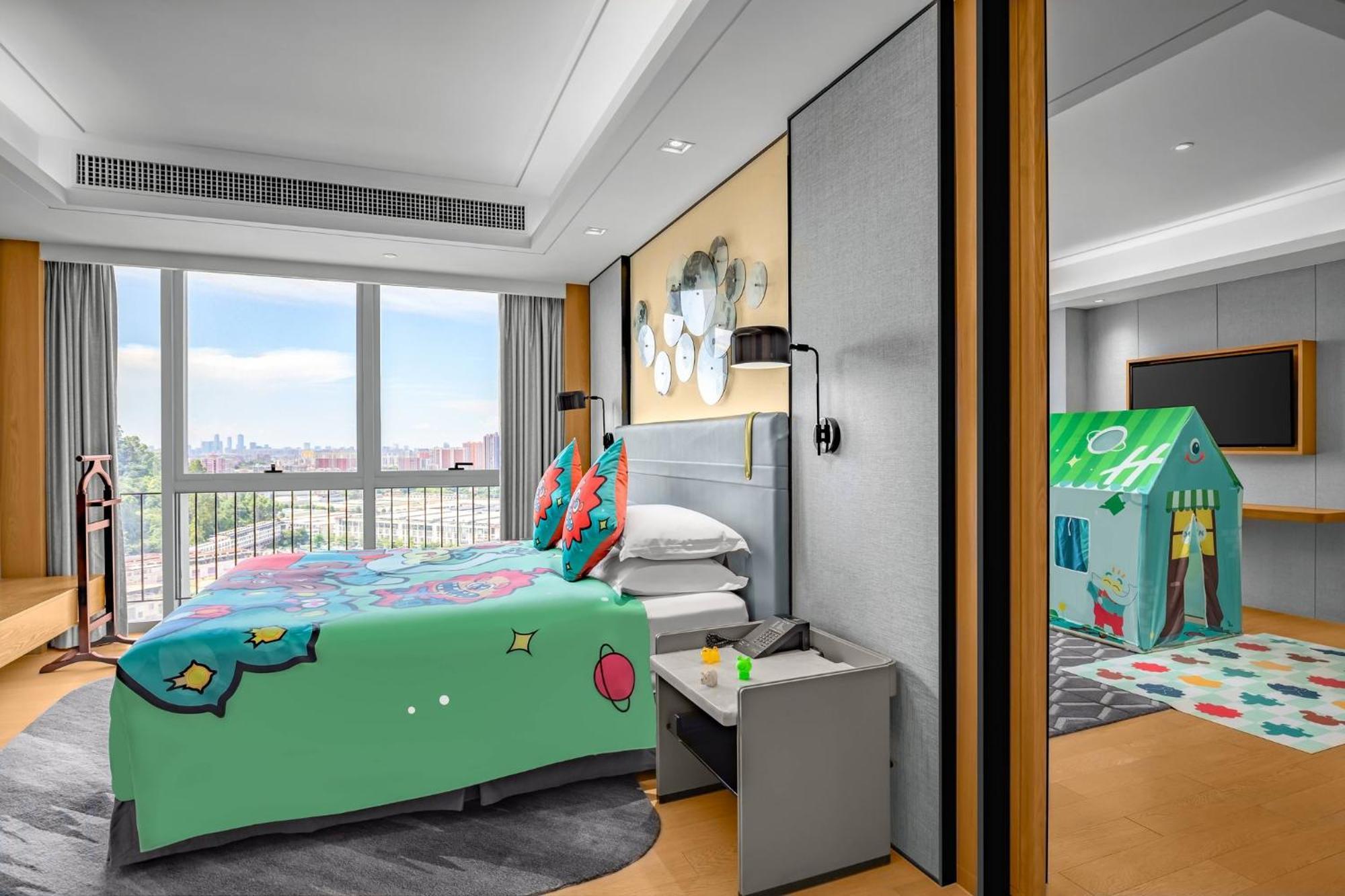 Holiday Inn Guangzhou South Lake Hotel - Ideal For Business & Leisure Exterior photo