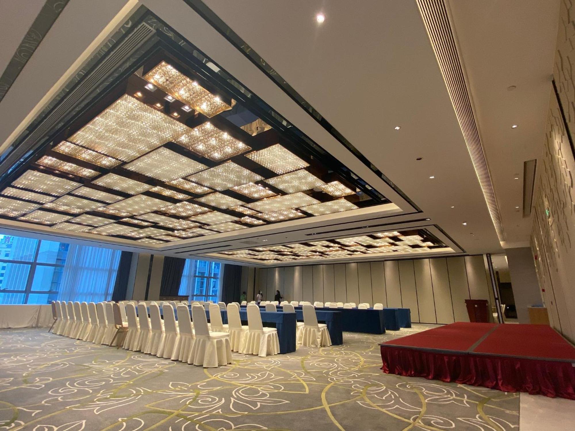 Holiday Inn Guangzhou South Lake Hotel - Ideal For Business & Leisure Exterior photo