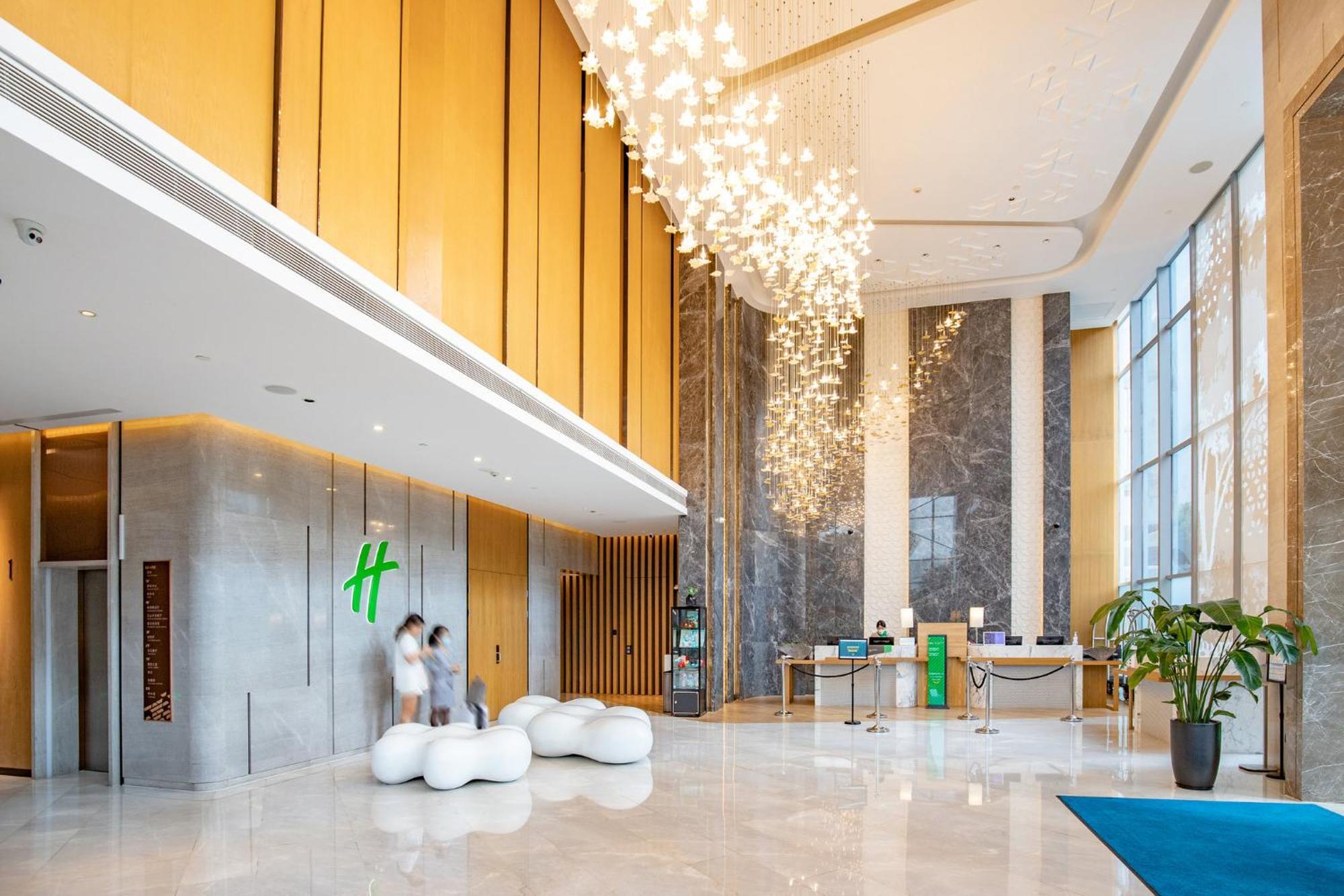 Holiday Inn Guangzhou South Lake Hotel - Ideal For Business & Leisure Exterior photo