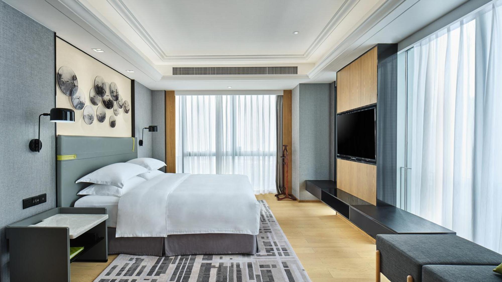 Holiday Inn Guangzhou South Lake Hotel - Ideal For Business & Leisure Exterior photo