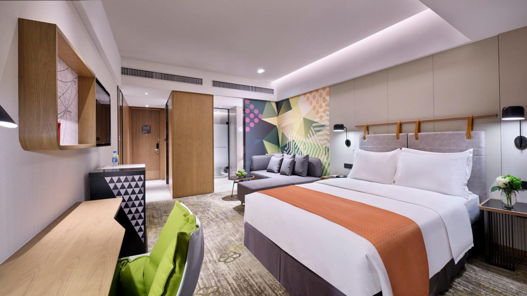 Holiday Inn Guangzhou South Lake Hotel - Ideal For Business & Leisure Exterior photo